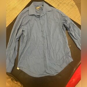 Men’s collared striped shirt